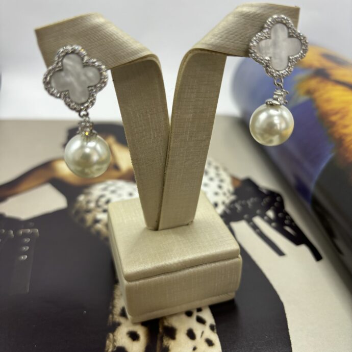 Brinco de Pressão Trevo e Perola