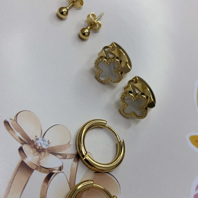 Brinco Trevo e Furos